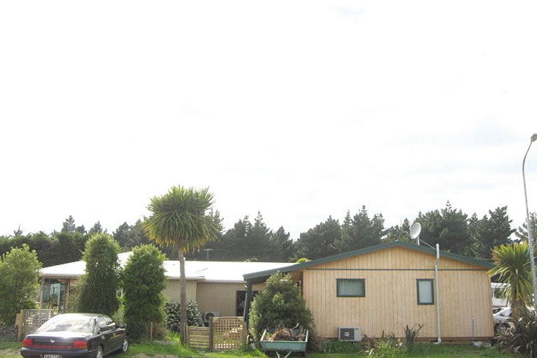 Photo of property in 18 Reserve Road, Waikuku Beach, 7473