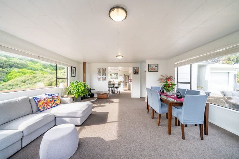 Photo of property in 20 Roys Road, Plimmerton, Porirua, 5026
