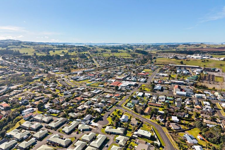 Photo of property in 4/8 Village Place, Tuakau, 2121