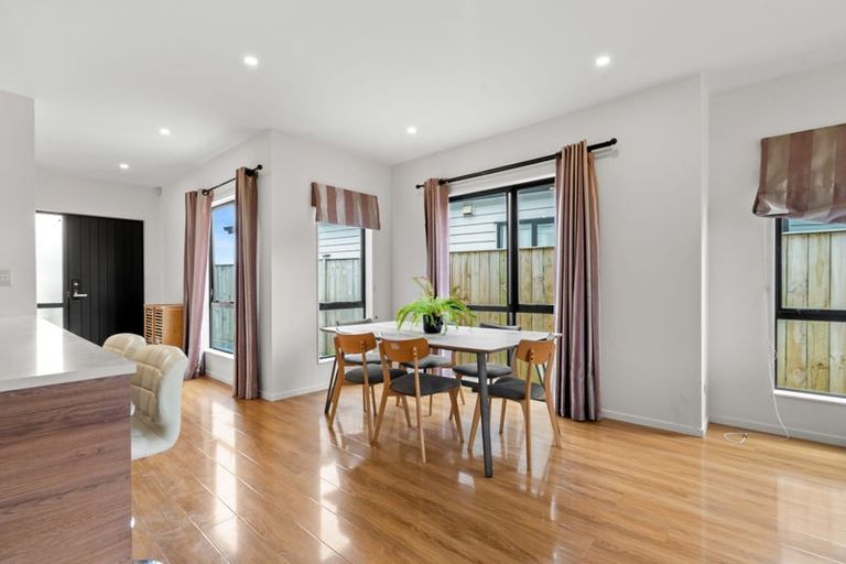 Photo of property in 11 Sapwood Crescent, Takanini, 2110