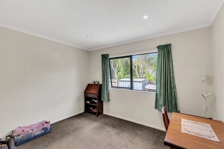 Photo of property in 104a Awaroa Road, Helensville, 0800