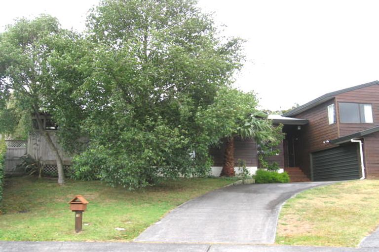 Photo of property in 1/11 Stoneleigh Court, Sunnynook, Auckland, 0632