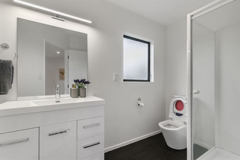 Photo of property in 1/75 Gosford Drive, Botany Downs, Auckland, 2010