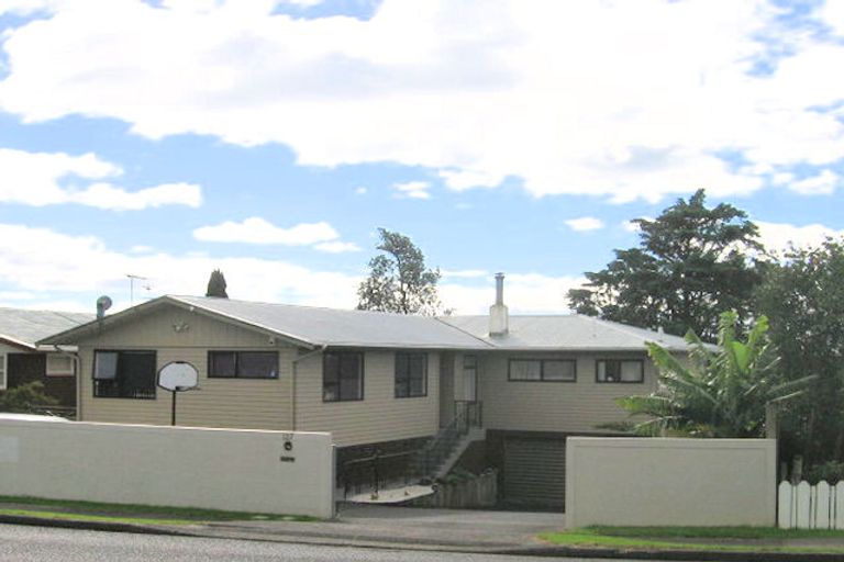 Photo of property in 127 Waimumu Road, Massey, Auckland, 0614