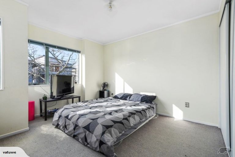 Photo of property in 35 Stephen Avenue, Henderson, Auckland, 0610