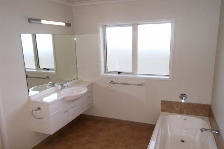 Photo of property in 37 Mcnaughton Place, Onekawa, Napier, 4110