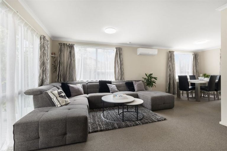 Photo of property in 4 Denniston Crescent, Redwood, Christchurch, 8051