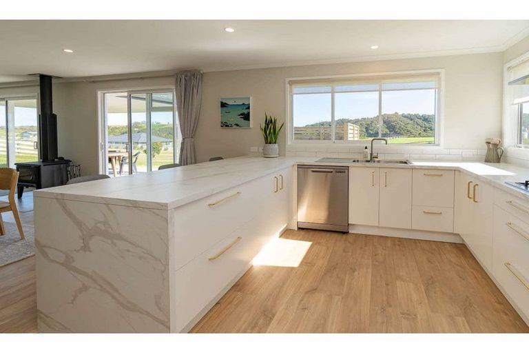 Photo of property in 7 Fernbird Grove, Kerikeri, 0294