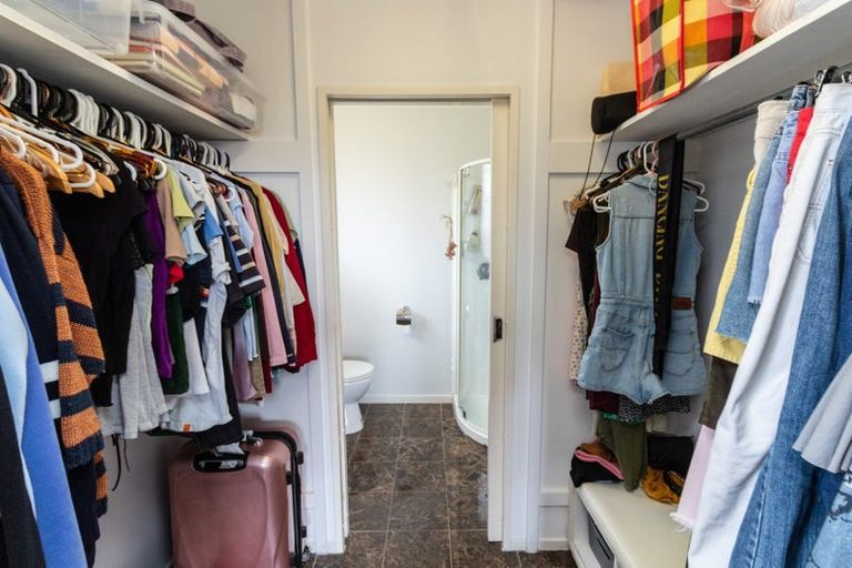 Photo of property in 1 Paddington Grove, Karori, Wellington, 6012