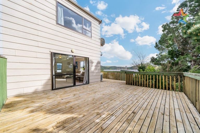 Photo of property in 6a Mossburn Grove, Kelson, Lower Hutt, 5010