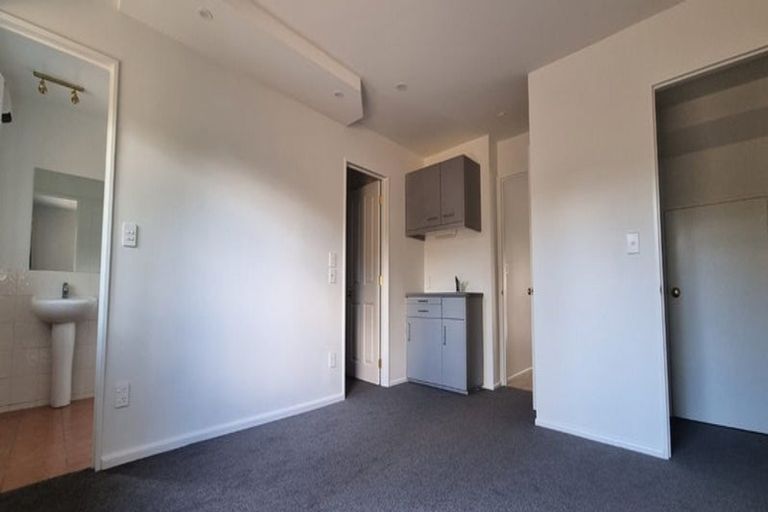 Photo of property in 28d Hallenstein Street, Queenstown, 9300