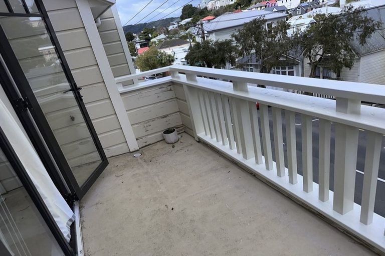 Photo of property in 132 Aro Street, Aro Valley, Wellington, 6021