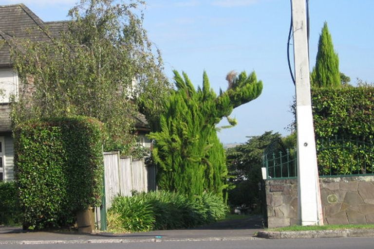 Photo of property in 253 St Heliers Road, Saint Heliers, Auckland, 1071