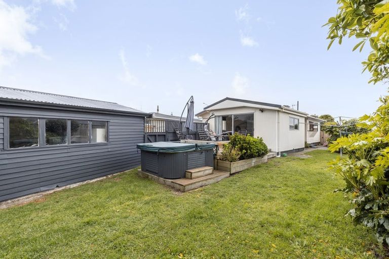 Photo of property in 40 Walton Road, Paraparaumu Beach, Paraparaumu, 5032