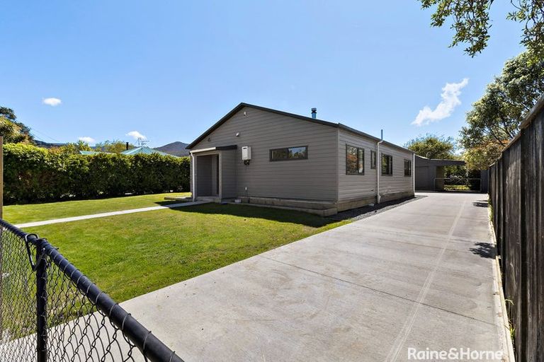 Photo of property in 11 Hayward Street, Featherston, 5710