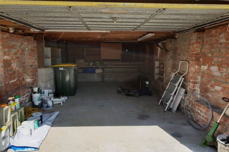 Photo of property in 2/9 Lex Avenue, Green Bay, Auckland, 0604