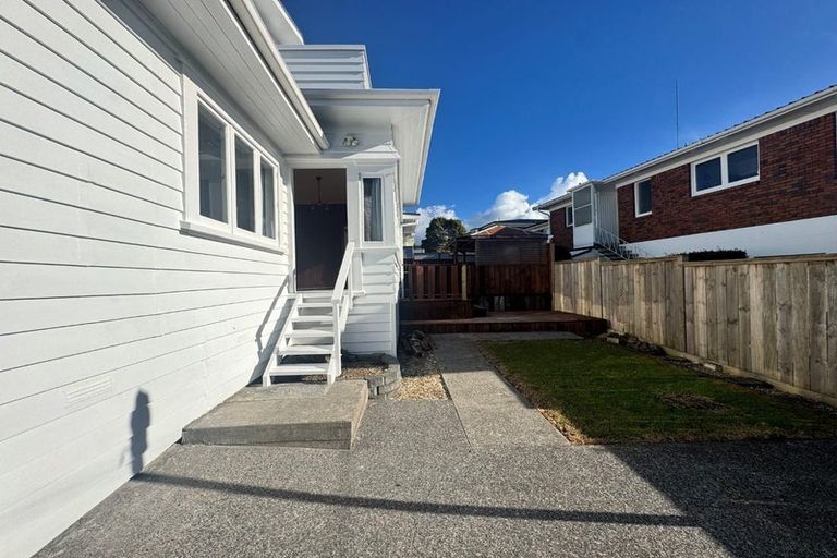 Photo of property in 4a Rewiti Avenue, Takapuna, Auckland, 0622