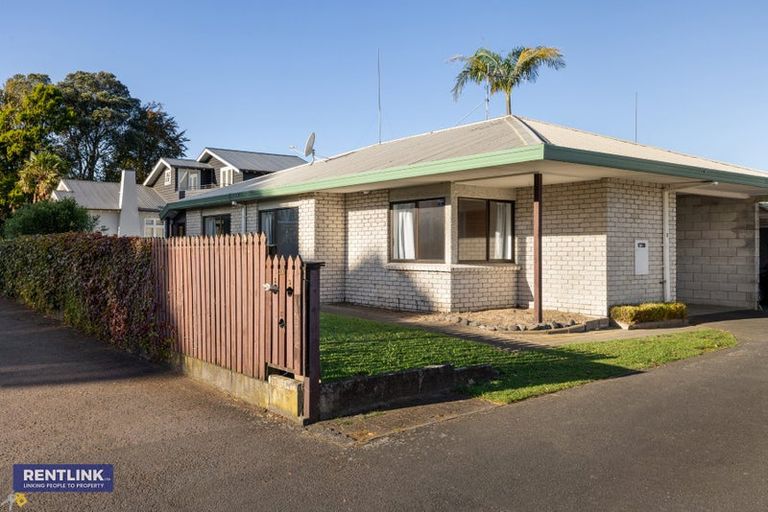 Photo of property in 1/210 Devonport Road, Tauranga, 3110