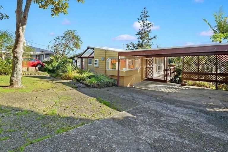 Photo of property in 28 Sunnyfield Crescent, Glenfield, Auckland, 0629