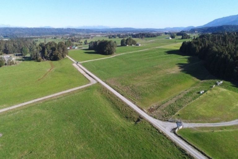 Photo of property in 1093 Atarau Road, Atarau, Blackball, 7871