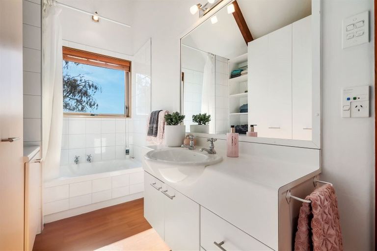 Photo of property in 1/14 Muritai Terrace, Mount Pleasant, Christchurch, 8081