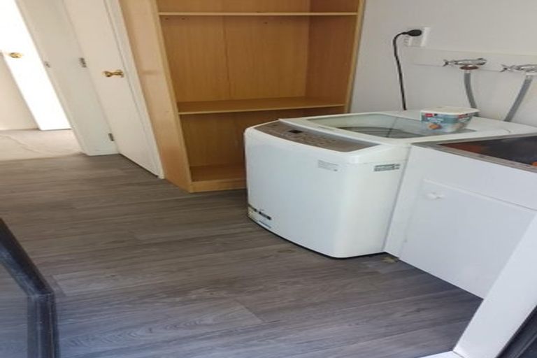 Photo of property in 2/8 Quiet Street, Te Atatu South, Auckland, 0610