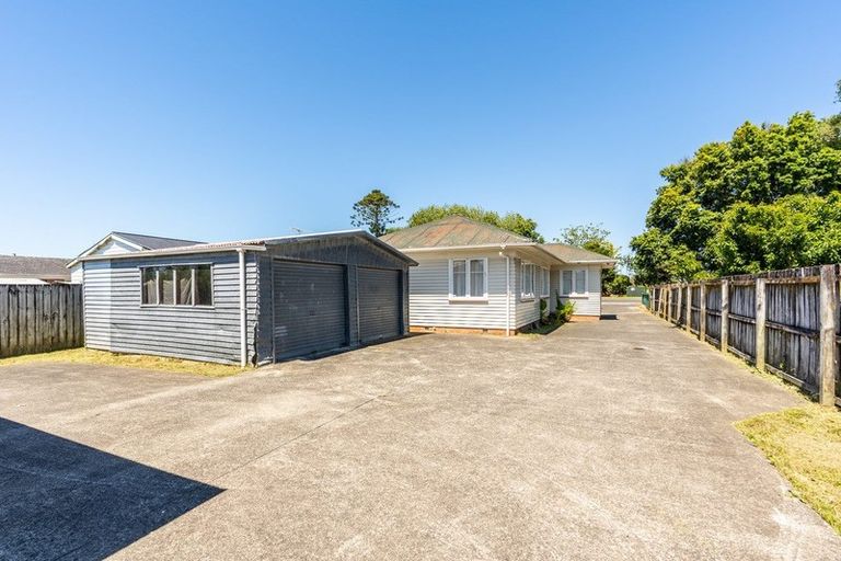 Photo of property in 383 Massey Road, Mangere East, Auckland, 2024