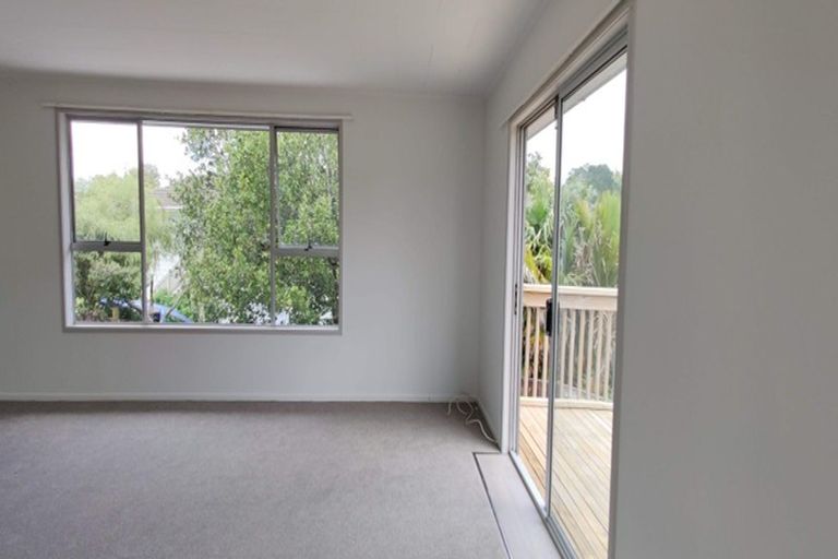 Photo of property in 156 Lynn Road, Bayview, Auckland, 0629