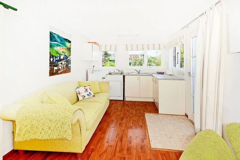 Photo of property in 75 Lake Road, Northcote, Auckland, 0627