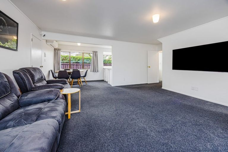 Photo of property in 4/17 Ross Martin Court, Conifer Grove, Takanini, 2112