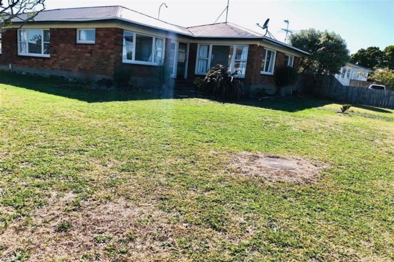 Photo of property in 2 Belgrave Place, Papakura, 2110