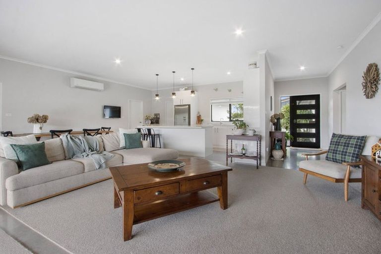 Photo of property in 7 Vantage Place, Omokoroa, 3114