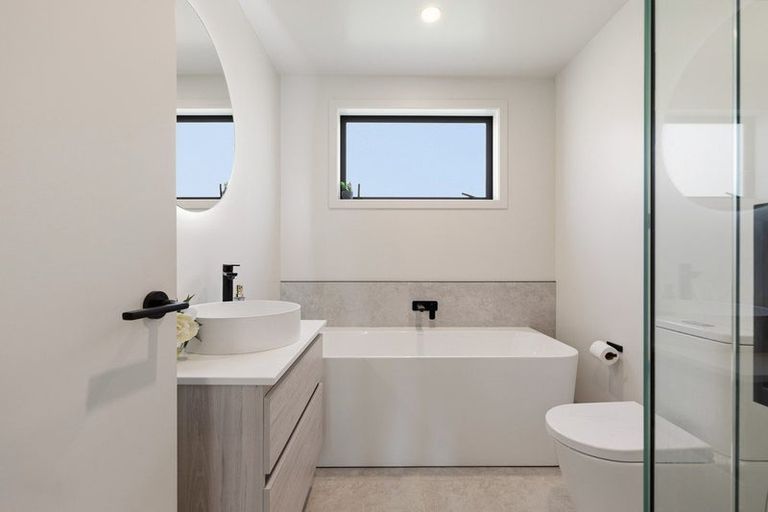 Photo of property in 104 Spur Ridge Rise, Jacks Point, 9371