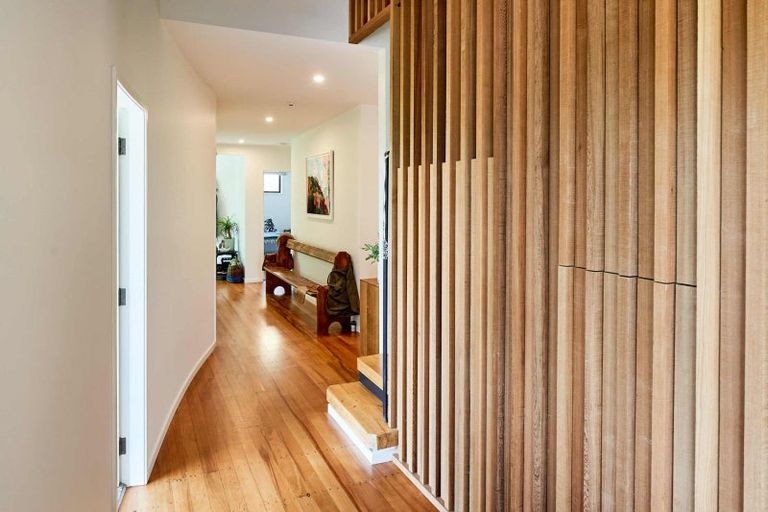 Photo of property in 41 Seaview Road, Paremata, Porirua, 5024