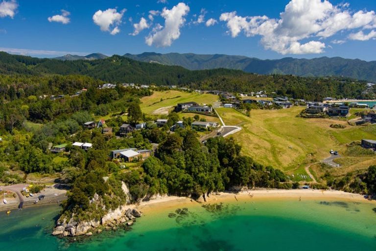 Photo of property in 24 Cook Crescent, Kaiteriteri, Motueka, 7197