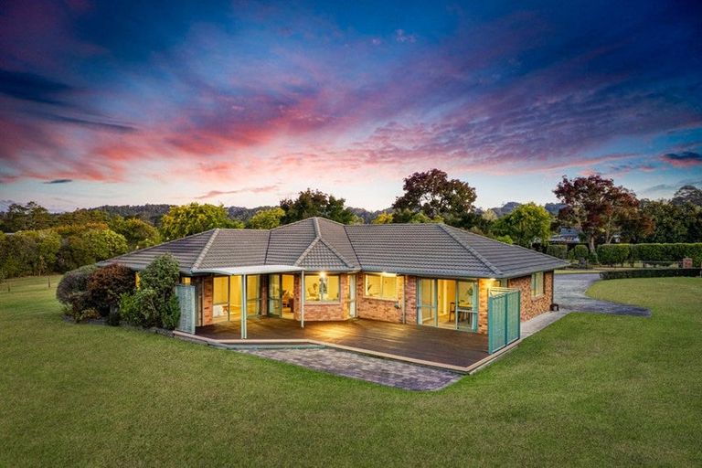 Photo of property in 70a Shaw Road, Oratia, Auckland, 0604