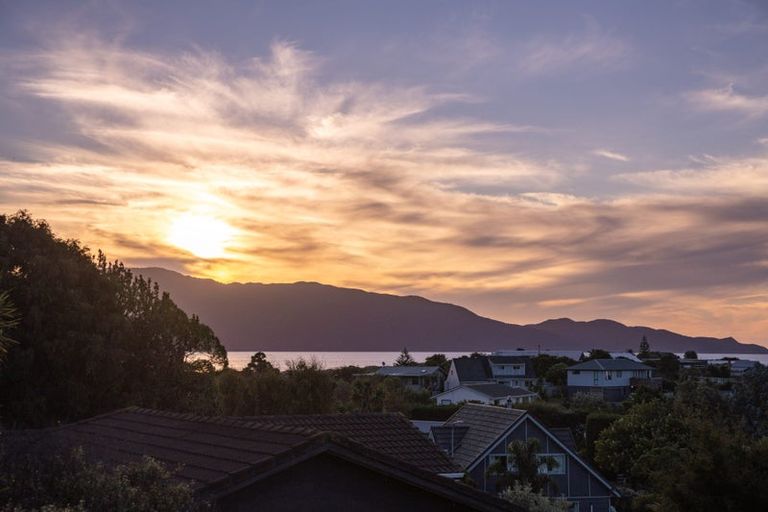 Photo of property in 6 Pine Ridge Terrace, Waikanae Beach, Waikanae, 5036