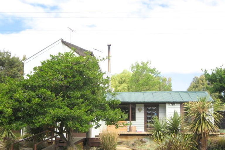 Photo of property in 11 Queens Avenue, Waikuku Beach, 7402