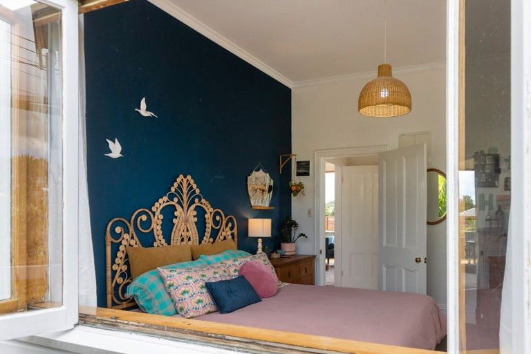 Photo of property in 54 Belt Road, New Plymouth, 4310