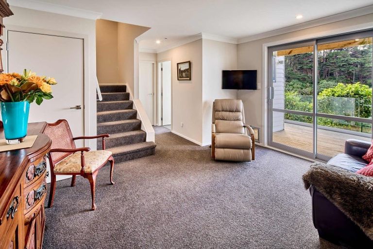 Photo of property in 10 Hervey Way, Kaiwharawhara, Wellington, 6035