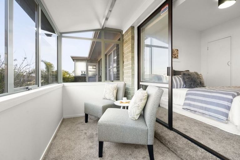 Photo of property in 1/623 Beach Road, Rothesay Bay, Auckland, 0630