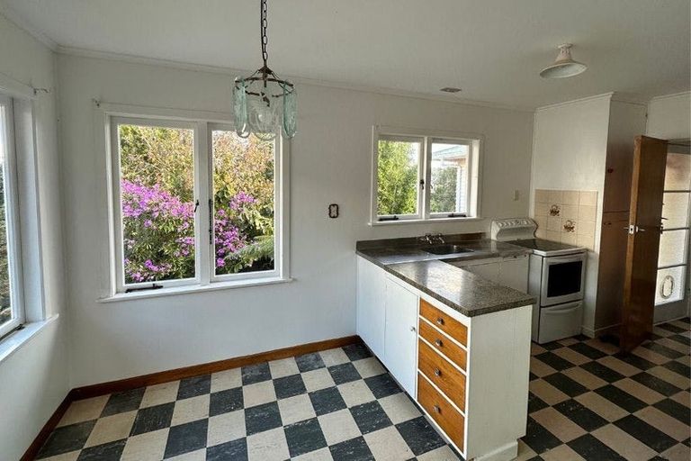 Photo of property in 19 View Road, Glenfield, Auckland, 0627