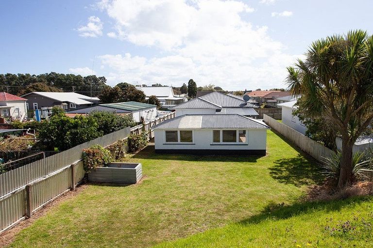 Photo of property in 3a Grey Street, Waitara, 4320