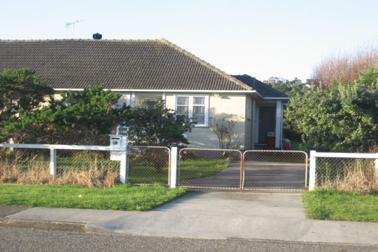Photo of property in 27-29 Mana Avenue, Titahi Bay, Porirua, 5022