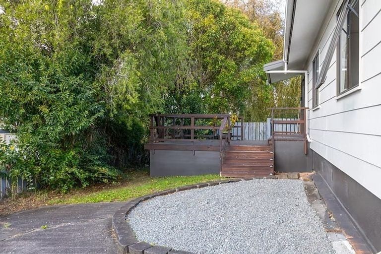 Photo of property in 1/13 Martin Place, Kelston, Auckland, 0602