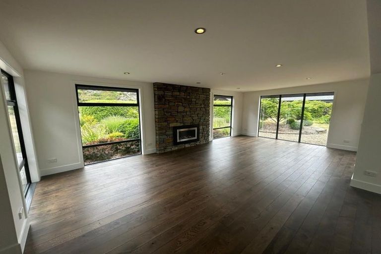 Photo of property in 11 Old Racecourse Road, Albert Town, Wanaka, 9305