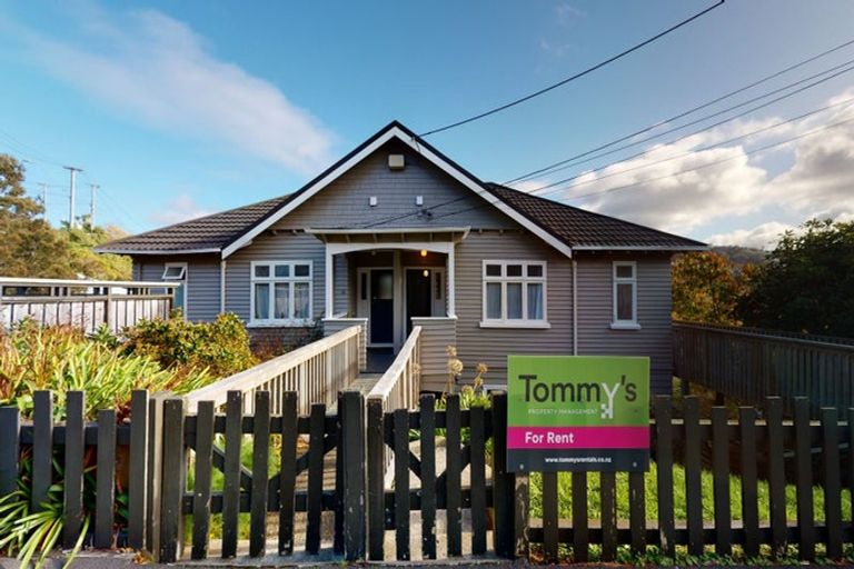 Photo of property in 132-136 Washington Avenue, Brooklyn, Wellington, 6021