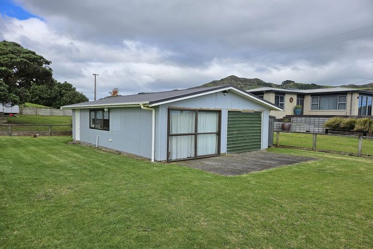 Photo of property in 1 Point Road, Mokau, 4376