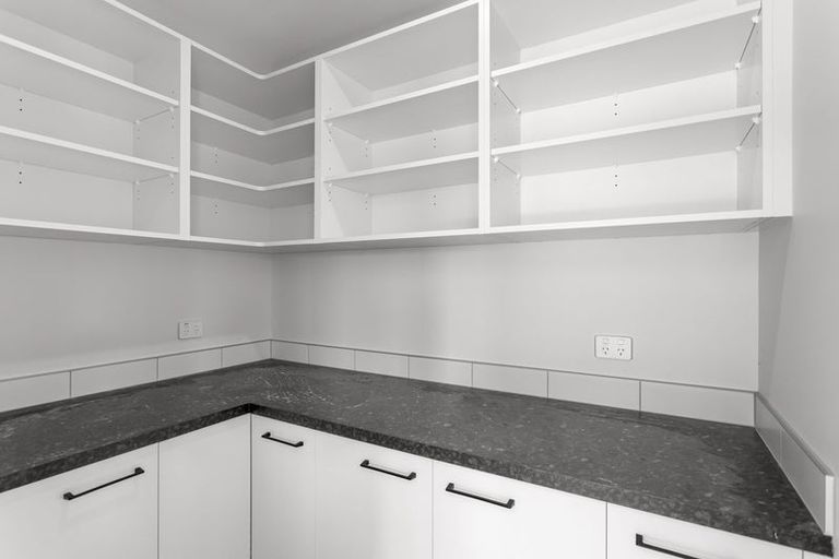 Photo of property in 24 Port Way, Rosehill, Papakura, 2113