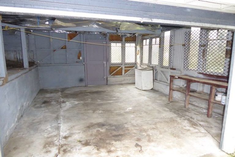 Photo of property in 17 Titirangi Road, New Lynn, Auckland, 0600